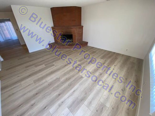 Building Photo - Just Listed!! Single Story Home In Apple V...