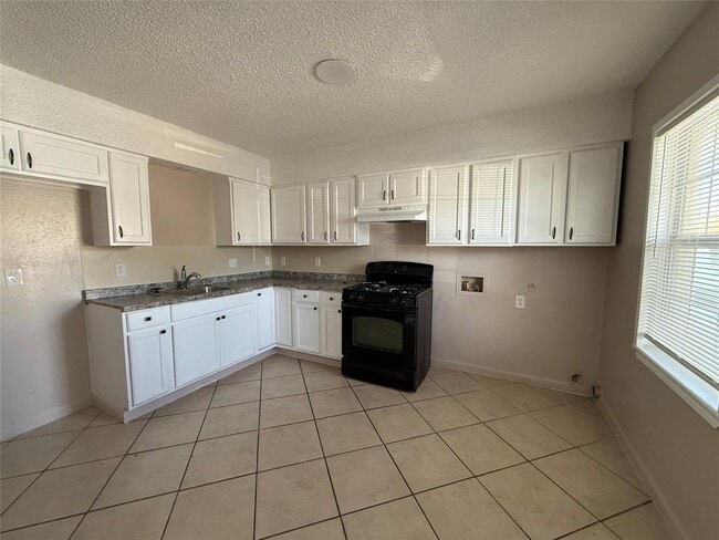 Foto del edificio - 2203 Donahue Ln