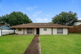 Building Photo - 3426 Hacienda Dr