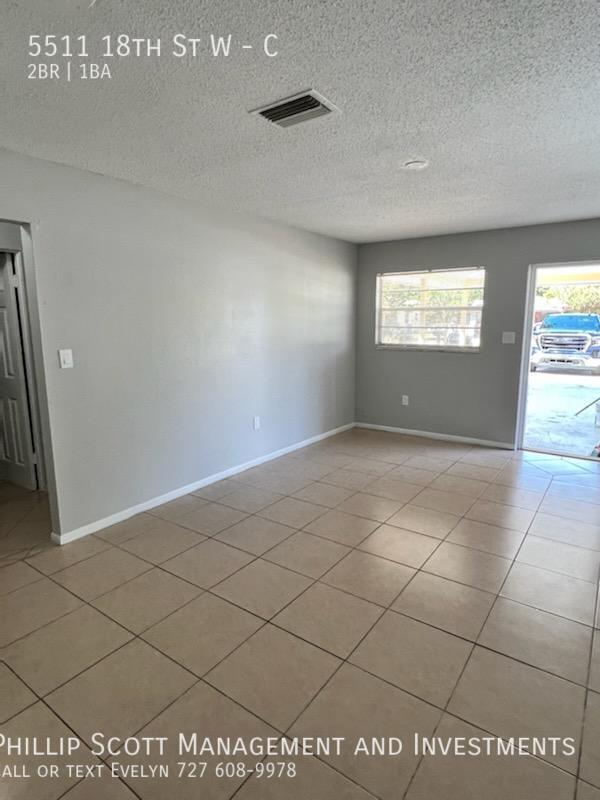 Foto del edificio - 5511 18th St W