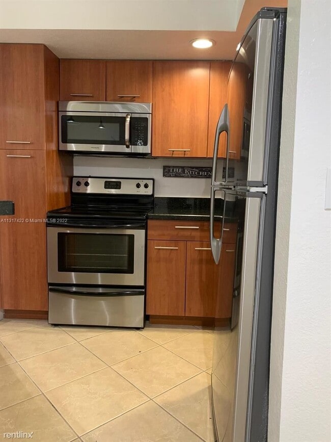 Building Photo - 2 br, 1 bath House - 595 Vista Isles Dr Ap...