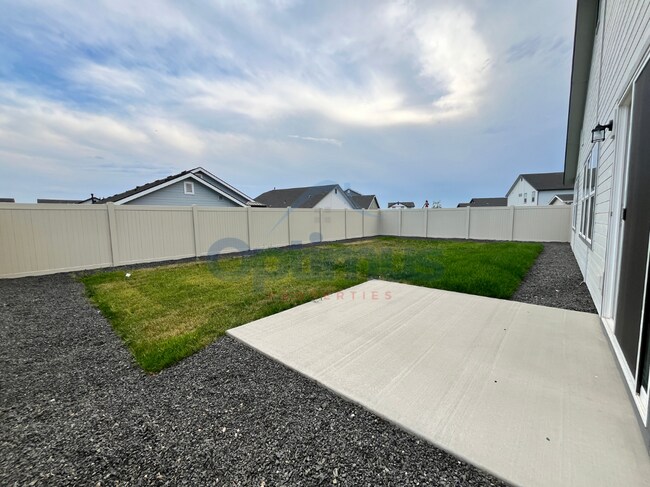 Foto del edificio - Live in Style! Single-Level 4-Bedroom Home with Modern Upgrades & Amenities