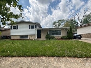 Building Photo - 448 N Kenneth Ct