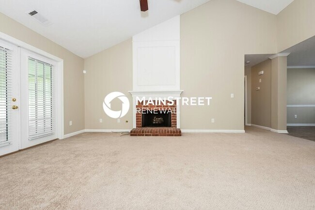 Foto del edificio - 4 Bedroom Pet-Friendly Home in Hampton, GA with Main Street Renewal