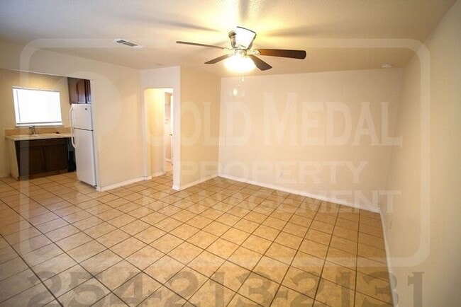 Building Photo - 1710 Cole St