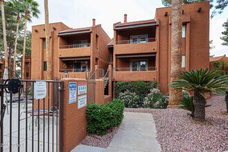 Building Photo - 4704 E Paradise Vlg Pkwy S
