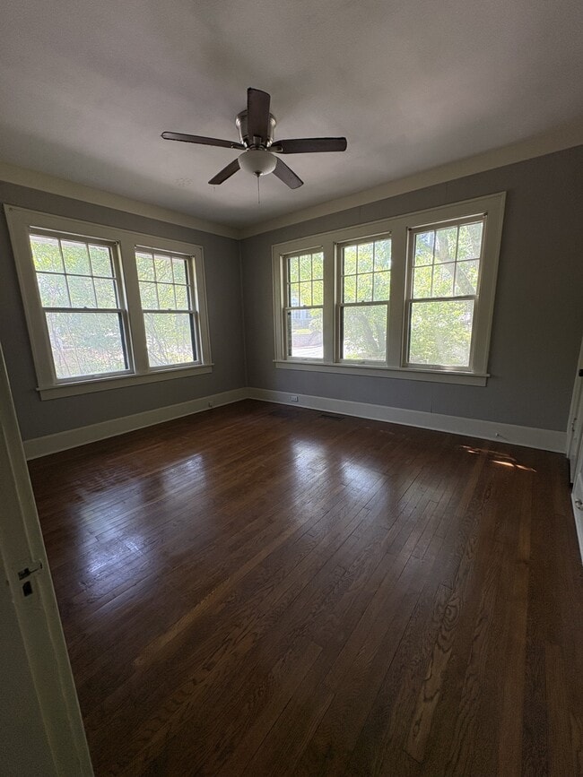 Foto del edificio - 100 Linwood Ct