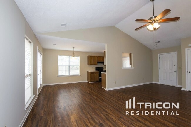 Building Photo - 121 Green Rose Rd