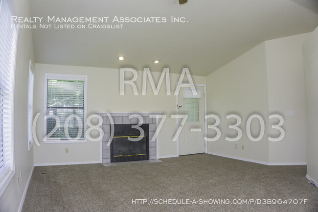 Foto del edificio - 1165 N Iris Ave