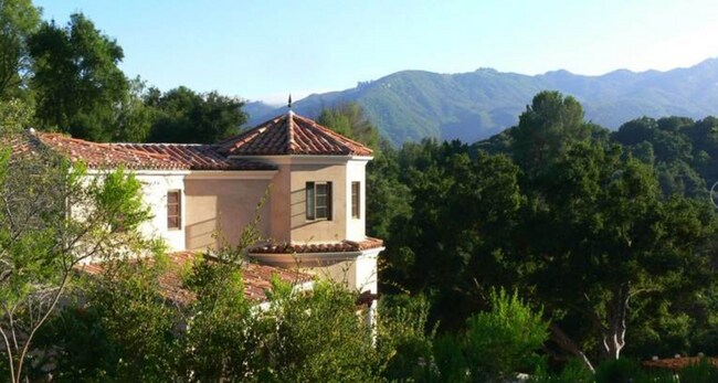 Building Photo - 1236 N Topanga Canyon Blvd