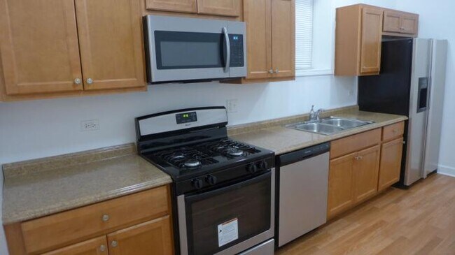 Building Photo - 2 bedroom in Cicero IL 60804