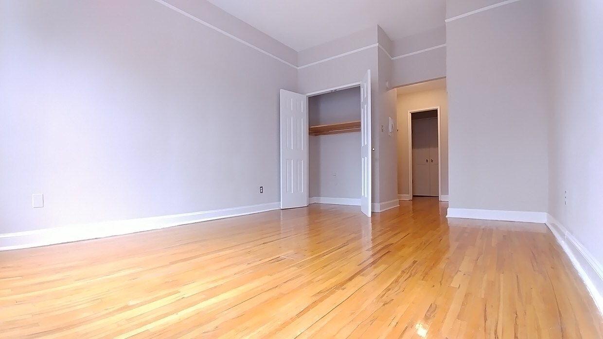 Primary Photo - 1582 1st Avenue