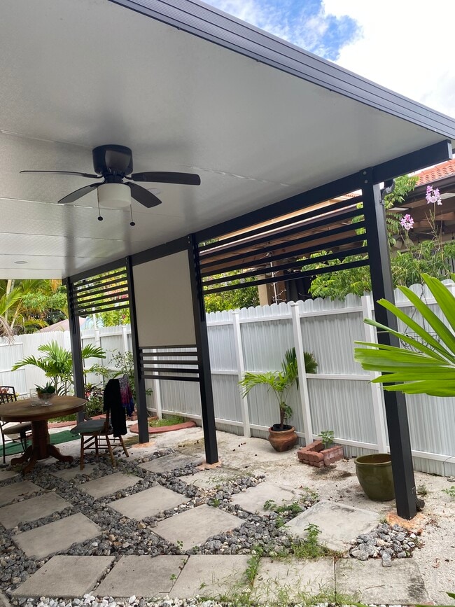 Building Photo - Homestead, FL 33033 3 Beds, 2.5 Bathrooms