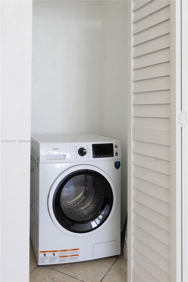 Foto del edificio - 3725 S Ocean Dr