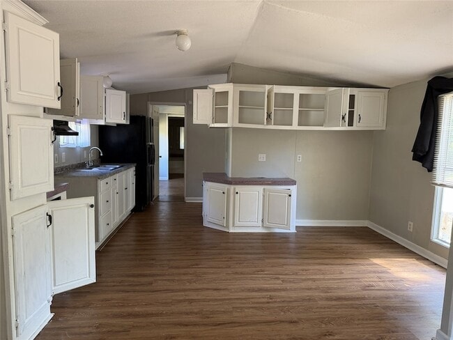 Building Photo - 10779 Doe Hill Dr