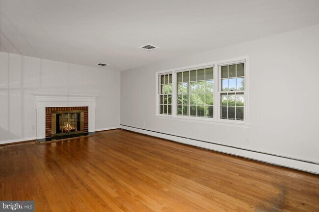 Building Photo - 1336 Gunnell Ct