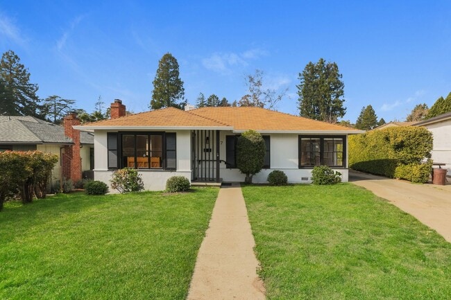 3 Bedroom Home In Kensington! - 3 Bedroom Home In Kensington!