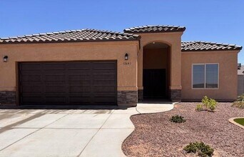 Building Photo - 10641 E 45th Pl