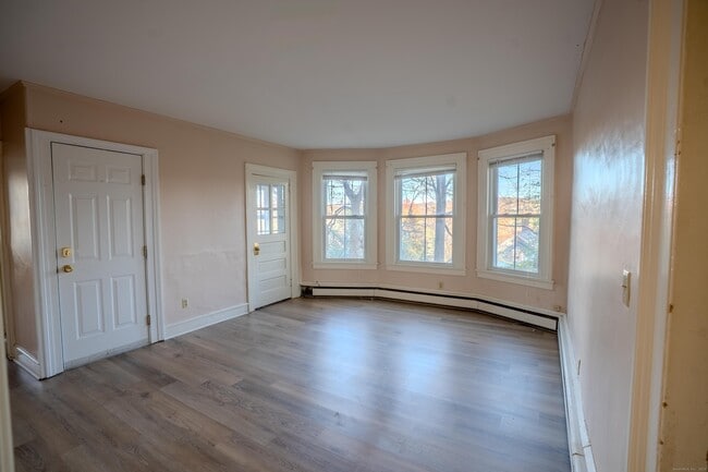 Building Photo - 128 Millville Ave