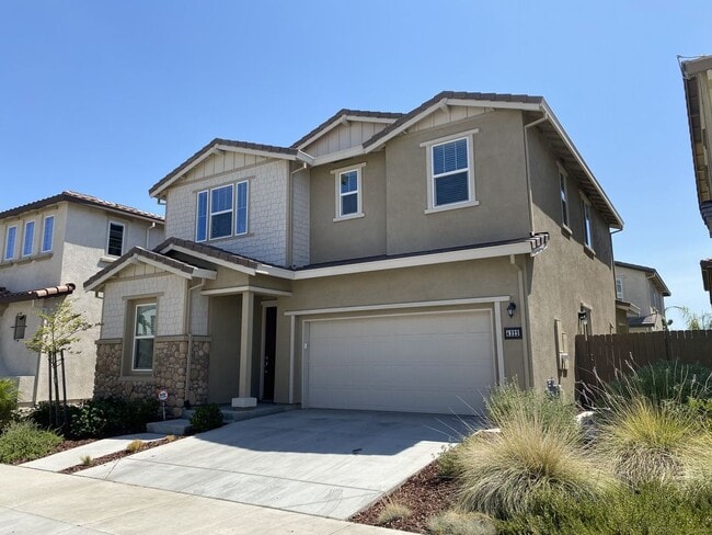 Building Photo - 4322 Echo Lake Way