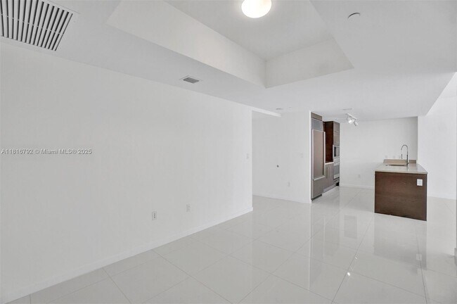 Foto del edificio - 465 Brickell Ave