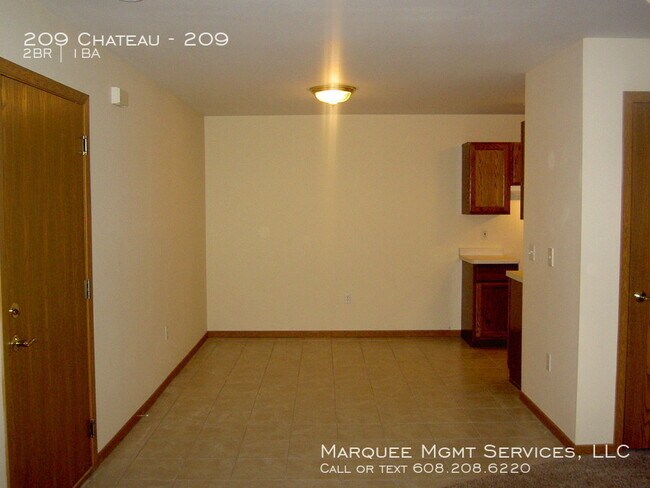 Building Photo - Cottage Grove! First Floor! 2 Car Garage!