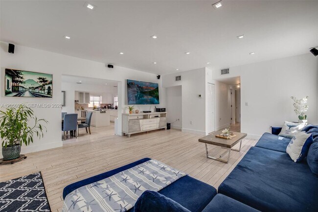 Building Photo - 7549 Buccaneer Ave