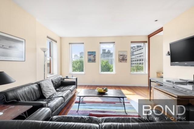 Foto del edificio - 55 Poplar St
