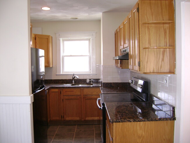 Building Photo - 397 Village St