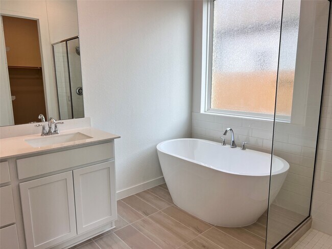 Foto del edificio - 8326 Boundary Waters Dr