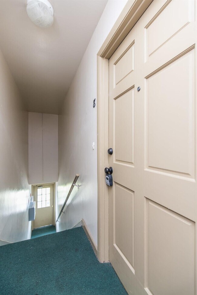 Building Photo - 1408 Bayou Ct
