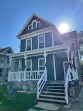 Building Photo - 637 Franklin St