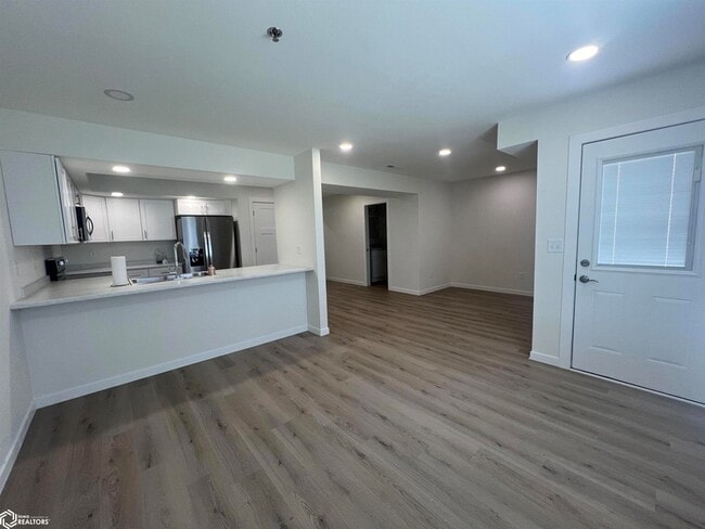 Building Photo - 502 Layne Dr