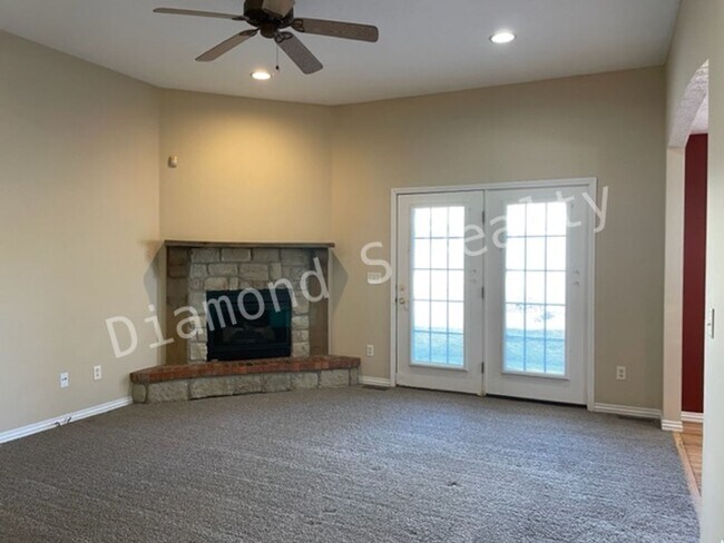 Foto del edificio - Lovely 3 bedroom home available!  Sequiota...