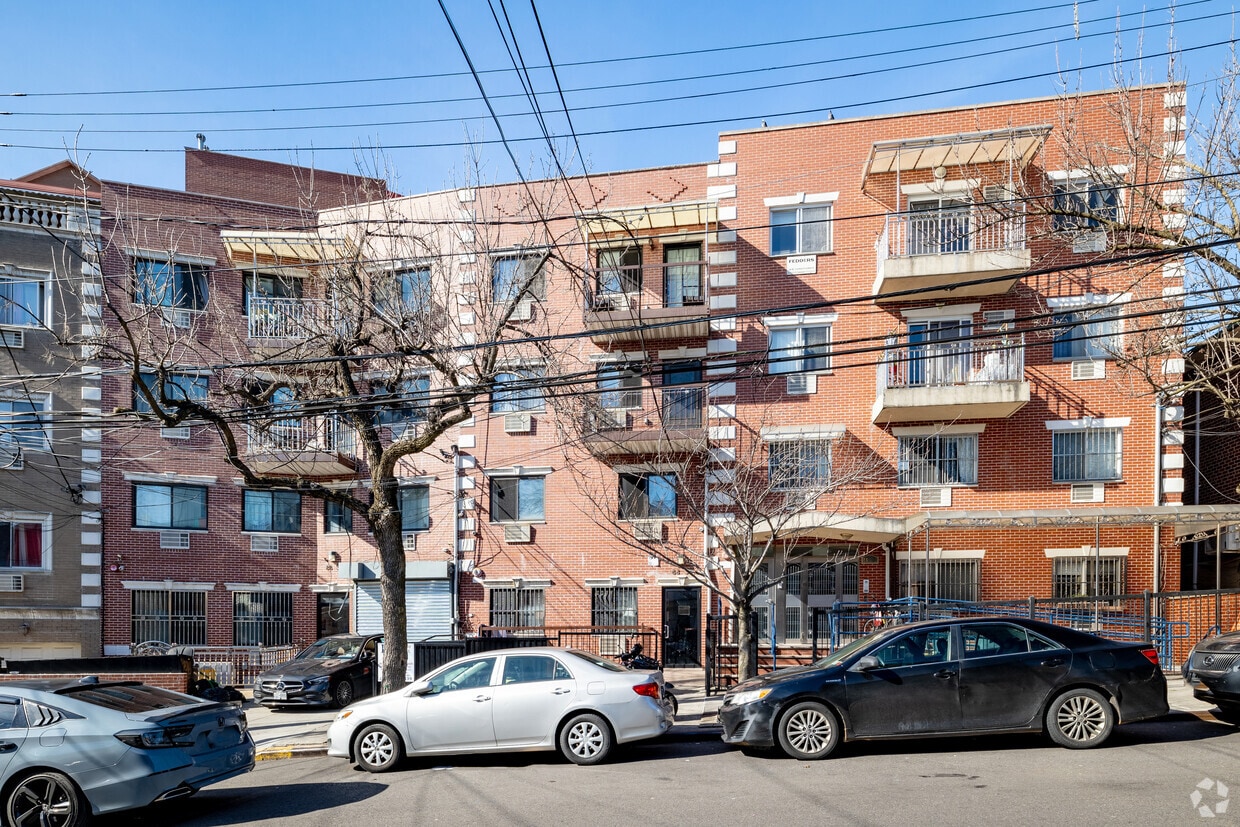 8839 53rd Avenue - 8839 53rd Ave