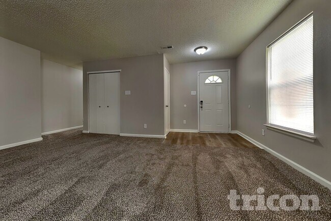 Foto del edificio - 10428 Kensington Way