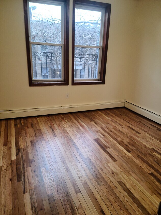 Primary Photo - 406 62nd St
