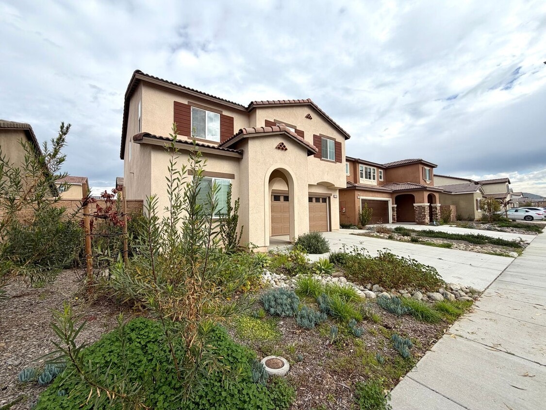 Foto del edificio - Coming Soon! Spacious 5-Bedroom Home in a Growing Winchester Community