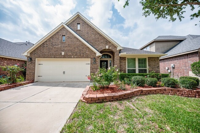 Building Photo - 29011 Davenport Dr