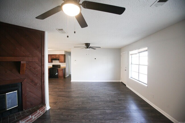 Foto del edificio - 5519 Southboro Dr