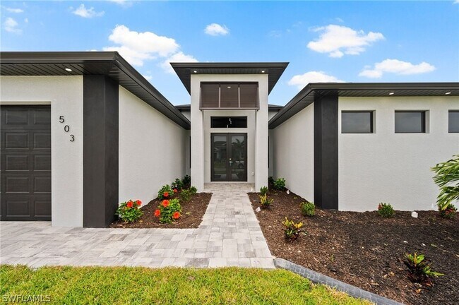 Building Photo - 503 SW 26th Ave