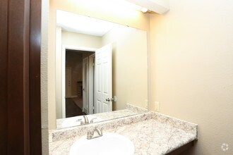 A1 - Austin Pointe Apartments