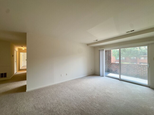 Building Photo - 20 Juliet Ln