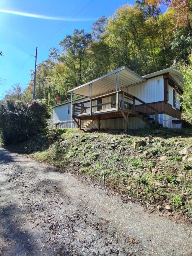 462 Tunnel Mountain Rd