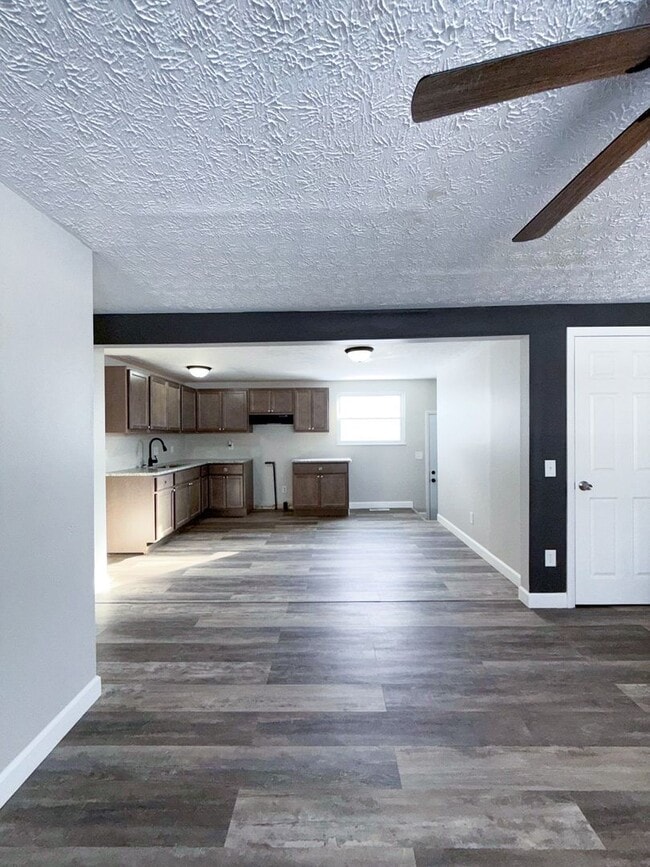 Foto del edificio - Newly Renovated 3BR Home on a Quiet Cul-de-Sac | Spacious Yard & Basement