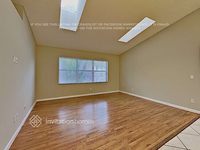 Foto del edificio - 8649 Windy Cir