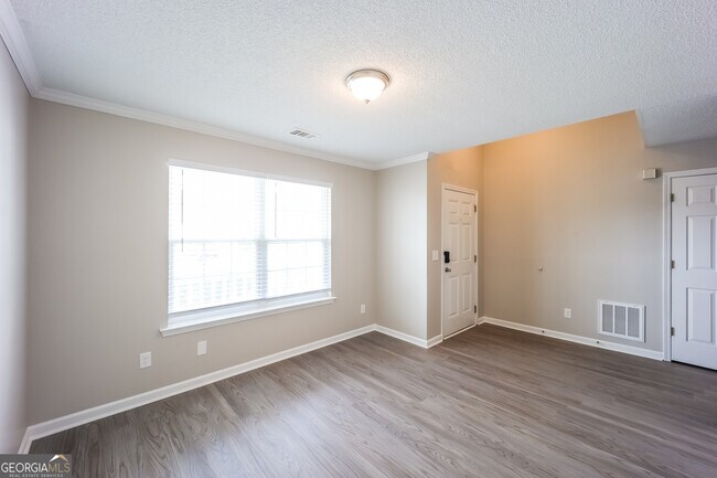 Foto del edificio - 5760 Sable Glen Rd