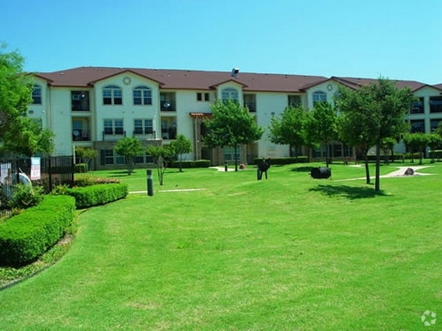 Building Photo - Buena Vista