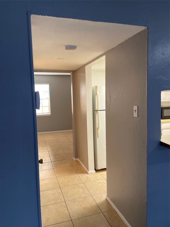 Building Photo - 7273 Chasewood Dr