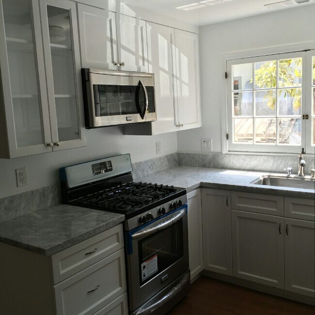 Building Photo - 1241 21st St